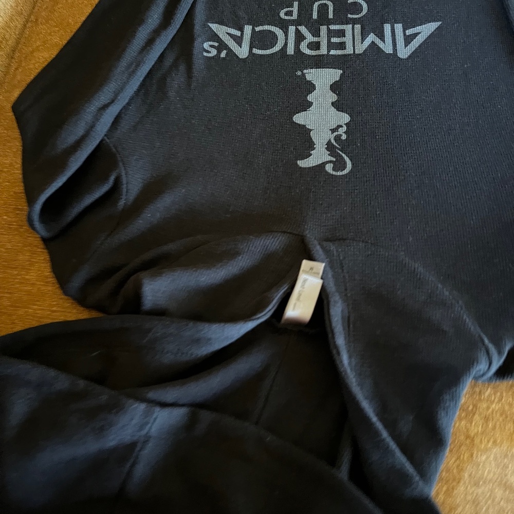 NWOT America’s Cup Hooded Long Sleeve Pullover